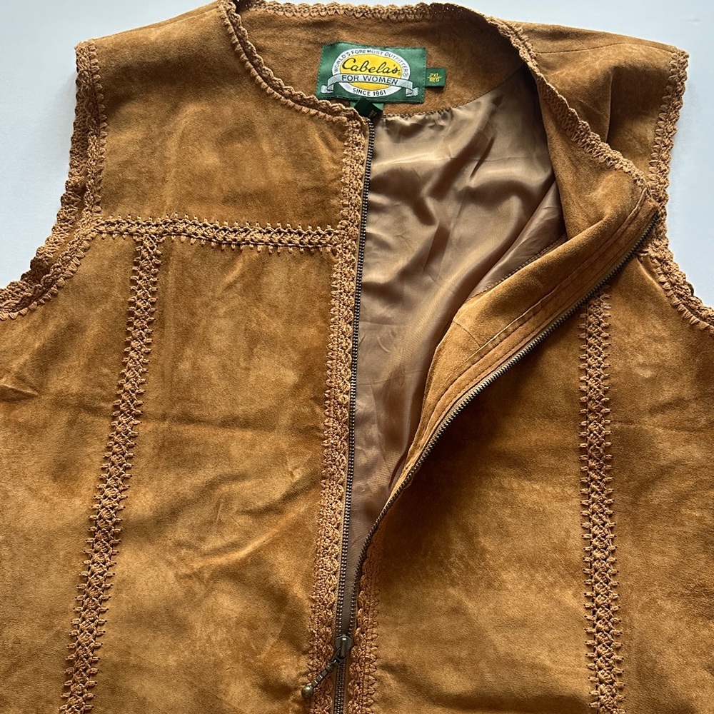 Cabela's Women's Brown Suede Zip Vest with Braided Trim - Picture 6 of 6